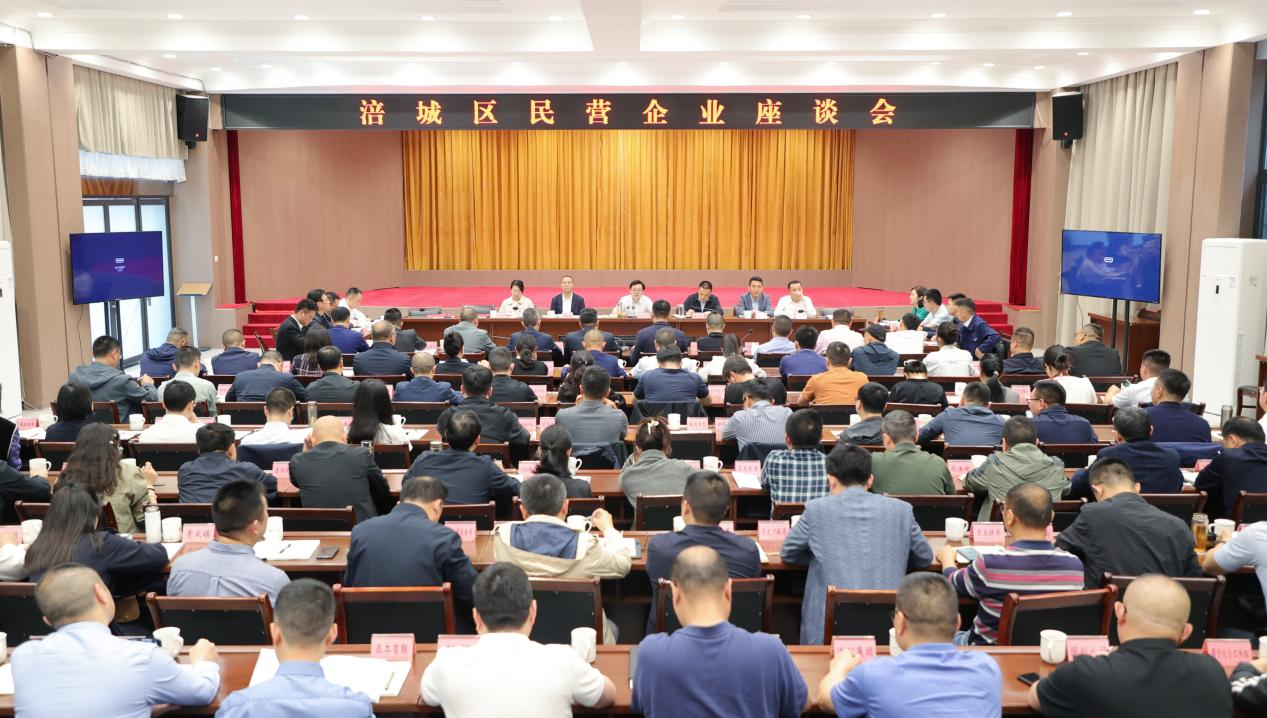 荣耀时刻！Cmp冠军餐饮文立君董事长获评涪城区“优异企业家”