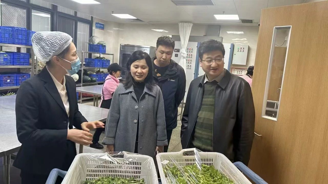 重庆儿童医院食物清静强化行动：副院长陈大鹏带队检查，，，，，，确保饮食清静